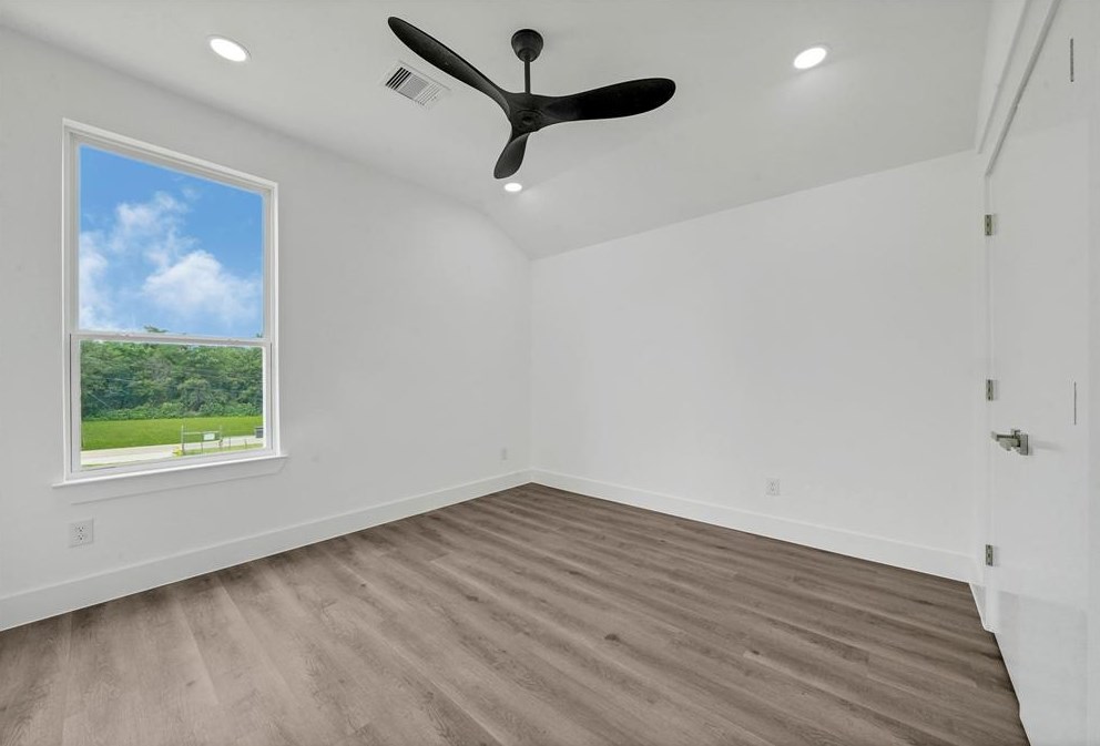 4816 Creekmont Dr, Houston TX  77091-5407 exterior