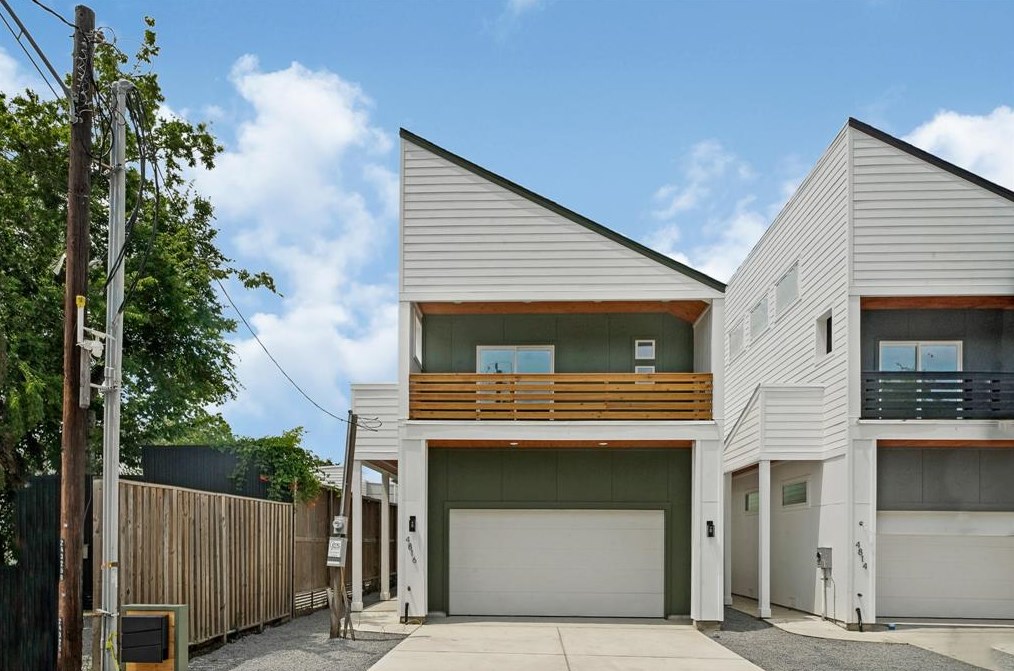 4816 Creekmont Dr, Houston, TX 77091-5138