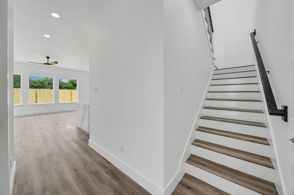 4816 Creekmont Dr, Houston TX  77091-5138 exterior