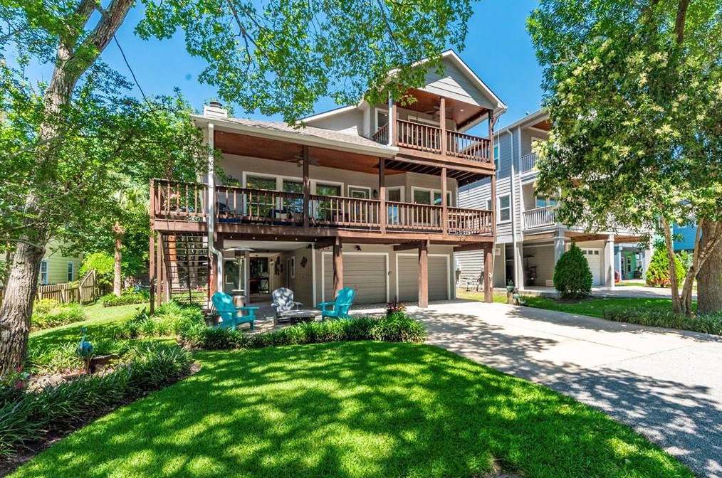 312 Pine Rd, Kemah, TX 77565-2313