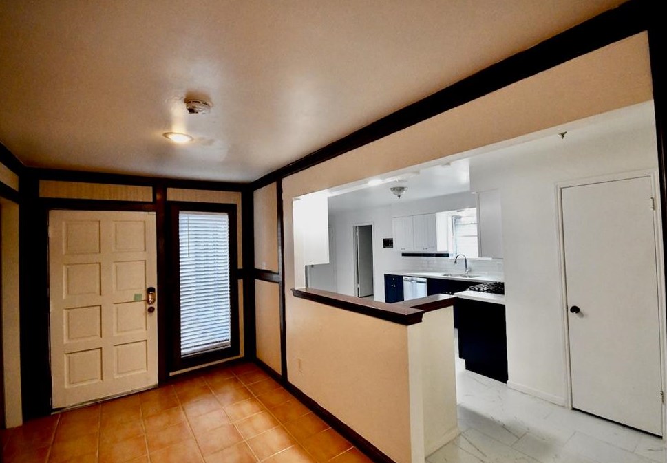 6115 Rollingbrook Dr, Houston TX  77096-5655 exterior