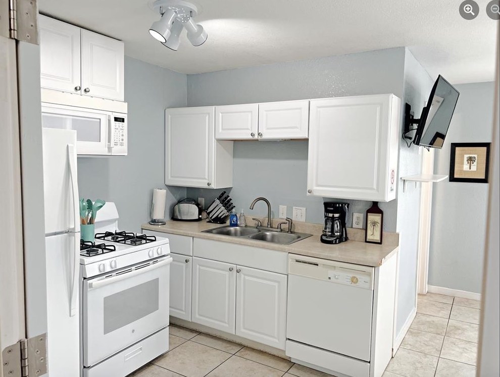 1715 19th St #1, Galveston, TX 77550