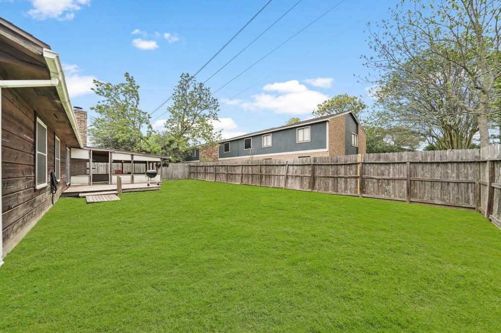 15125 Silverman St, Houston TX  77598-2011 exterior