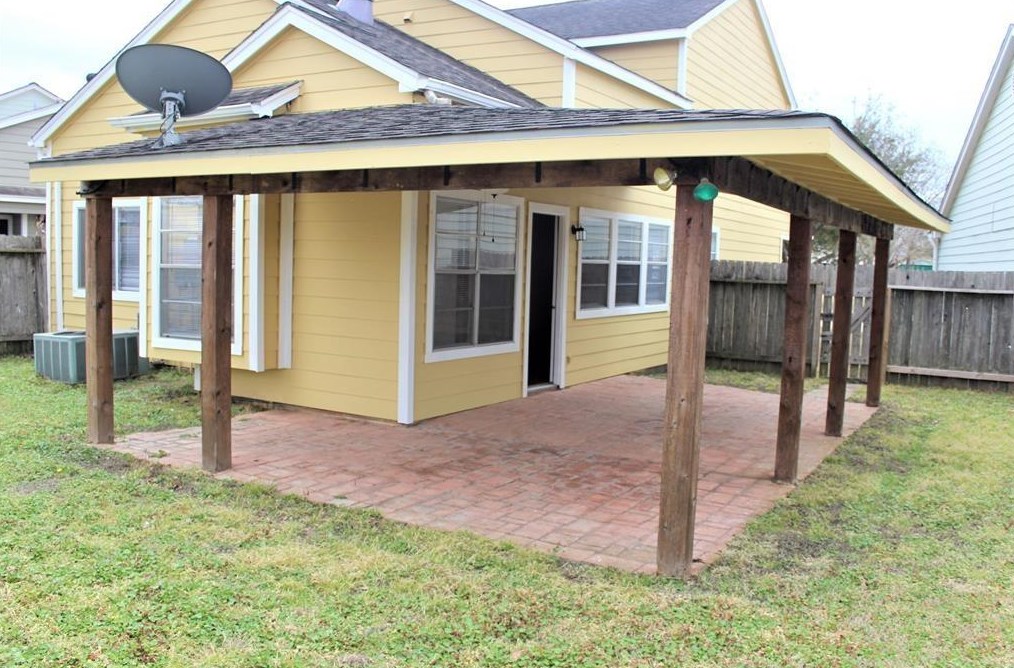 6438 Horsepen Bayou Dr, Houston, TX 77084-1511