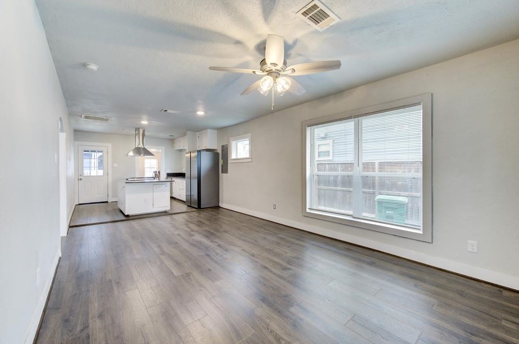 1206 Aurora St Apt B, Houston, TX