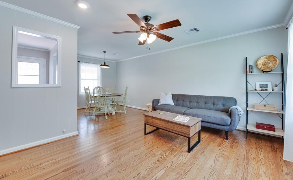 1941 Norcrest Dr, Houston TX  77055-1425 exterior