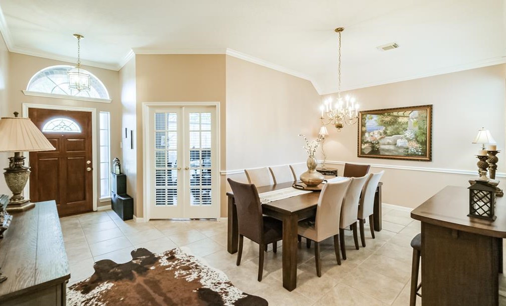 527 Avery Dr, Sugar Land, TX 77479-5712