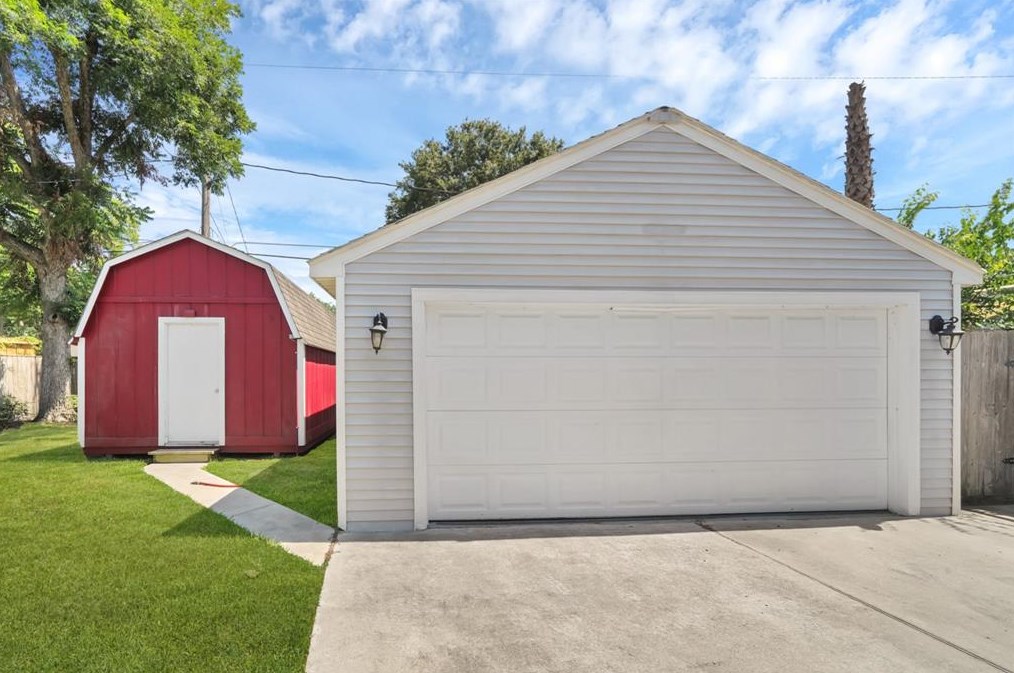 1705 Althea Dr, Houston TX  77018-5103 exterior