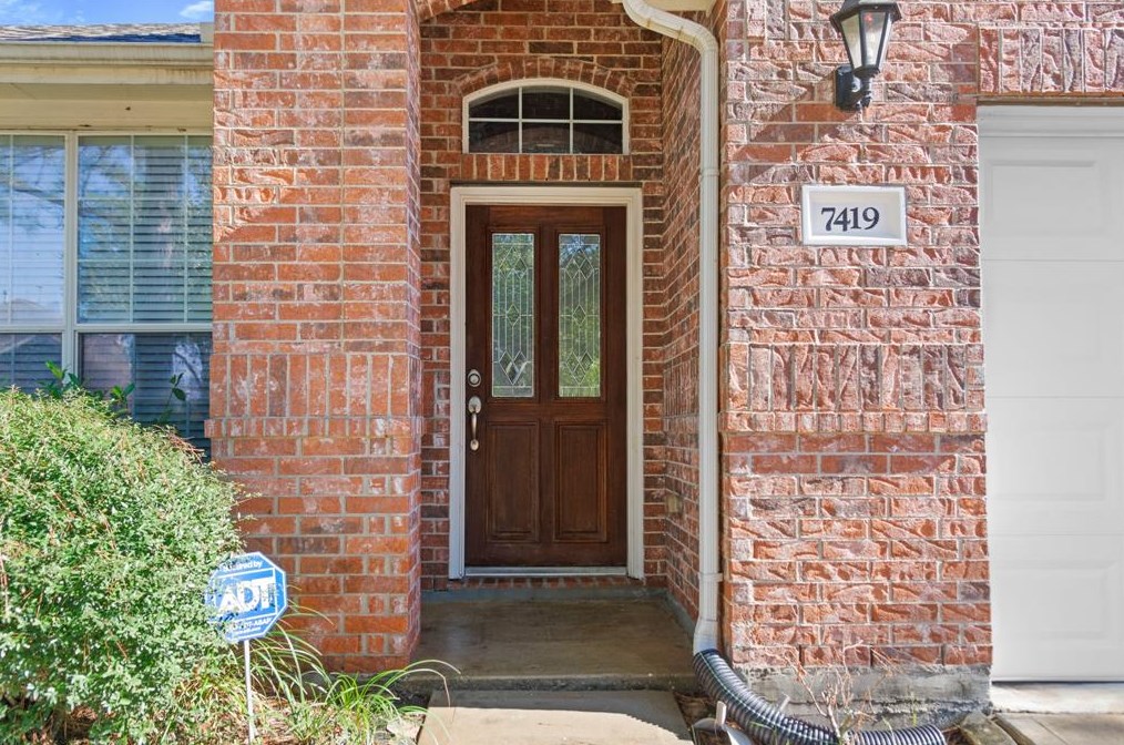 7419 Avalon Trce, Richmond TX  77407-4487 exterior