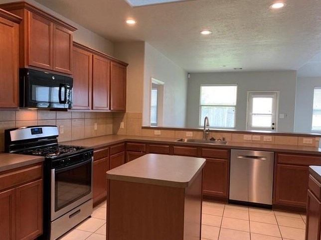13022 Millstream Bend Ln, Tomball, TX 77377