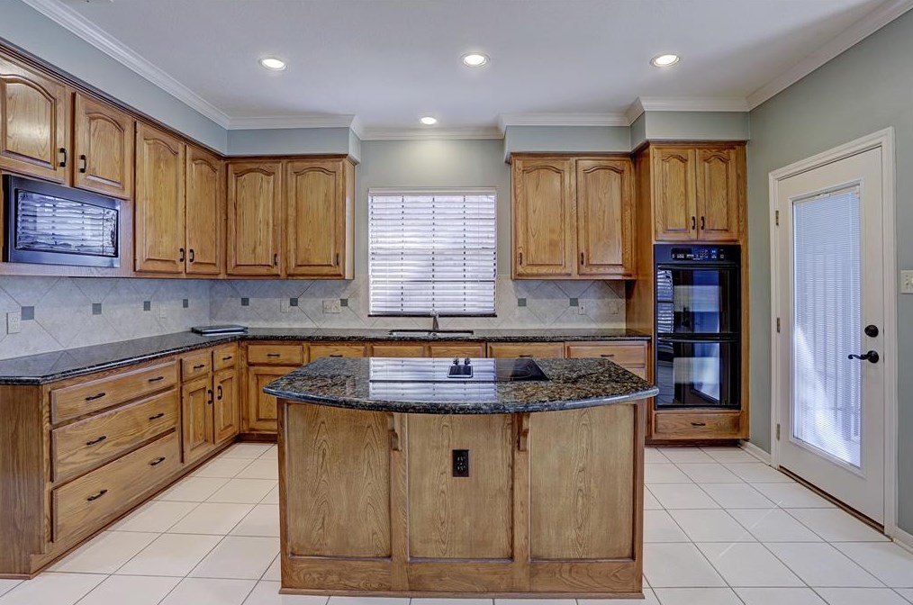 11810 Orch Mtn Dr, Houston TX  77059-5518 exterior