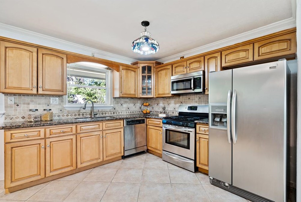 9214 Bronco Dr, Houston, TX 77055