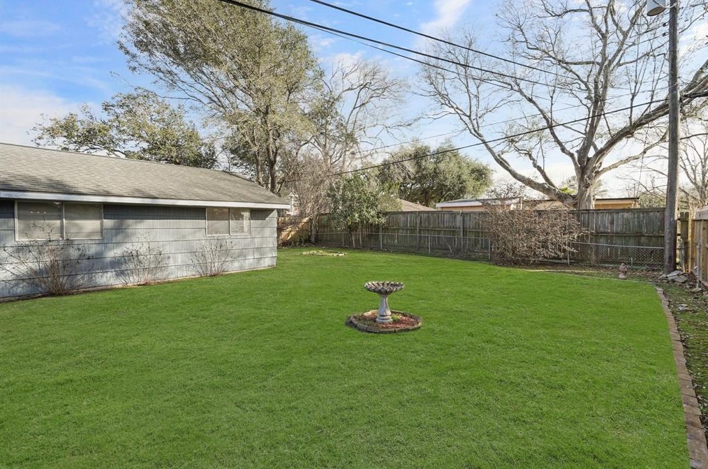 4009 Omeara Dr, Houston TX 77025-5422 exterior