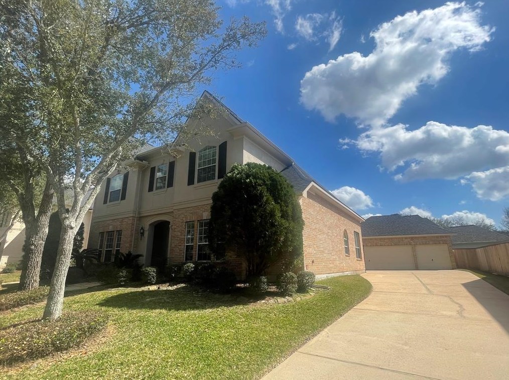 15418 Driftwood Oak Ct, Houston, TX 77059-5828