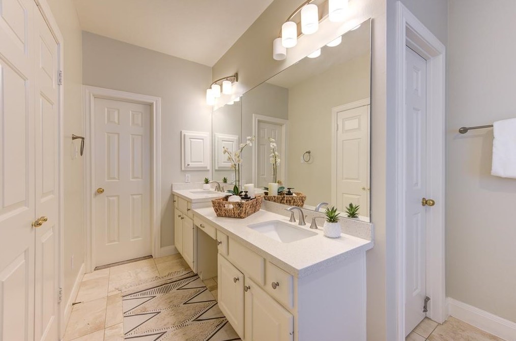 14214 Edinburgh Ct, Houston TX  77077-1813 exterior