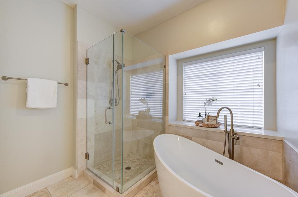 14214 Edinburgh Ct, Houston TX  77077-1813 exterior