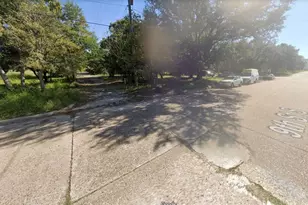 111 9th St S, Texas City, TX 77590 - Photo 1