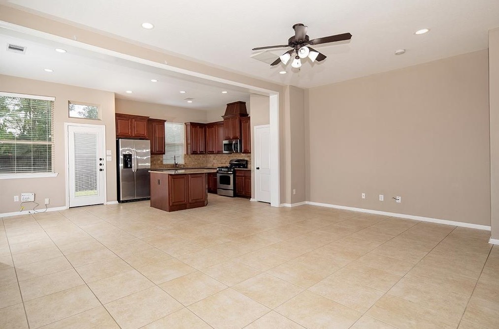 110 Cheswood Manor Dr, Spring TX  77382-5381 exterior