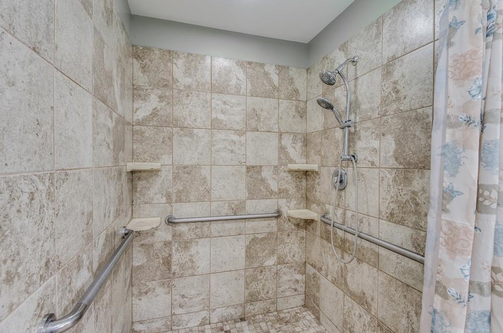 2511 Bammel Timbers Ln, Houston TX  77068-3306 exterior