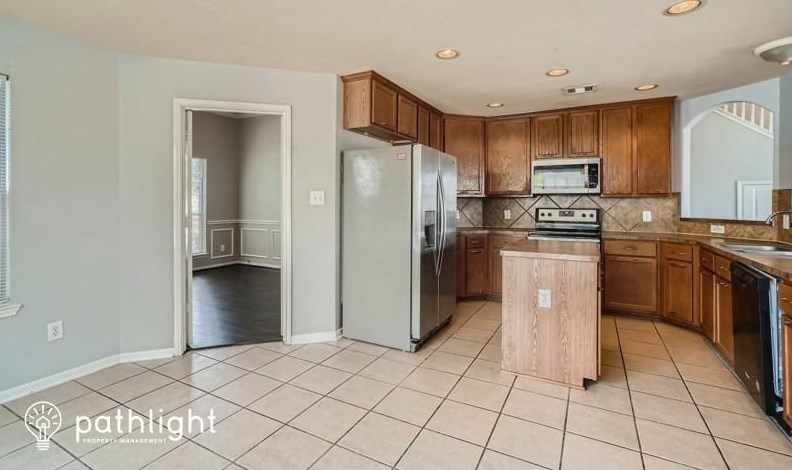 2002 Haven Springs Ln, Richmond TX  77469-4277 exterior