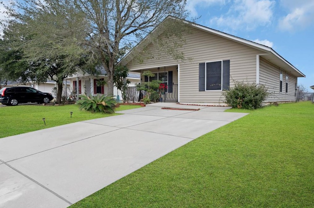 11411 Roandale Dr, Houston, TX 77048
