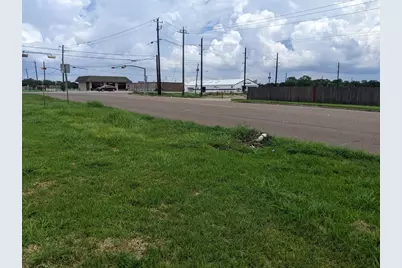 107 Correll Avenue, Wharton, TX 77488 - Photo 6