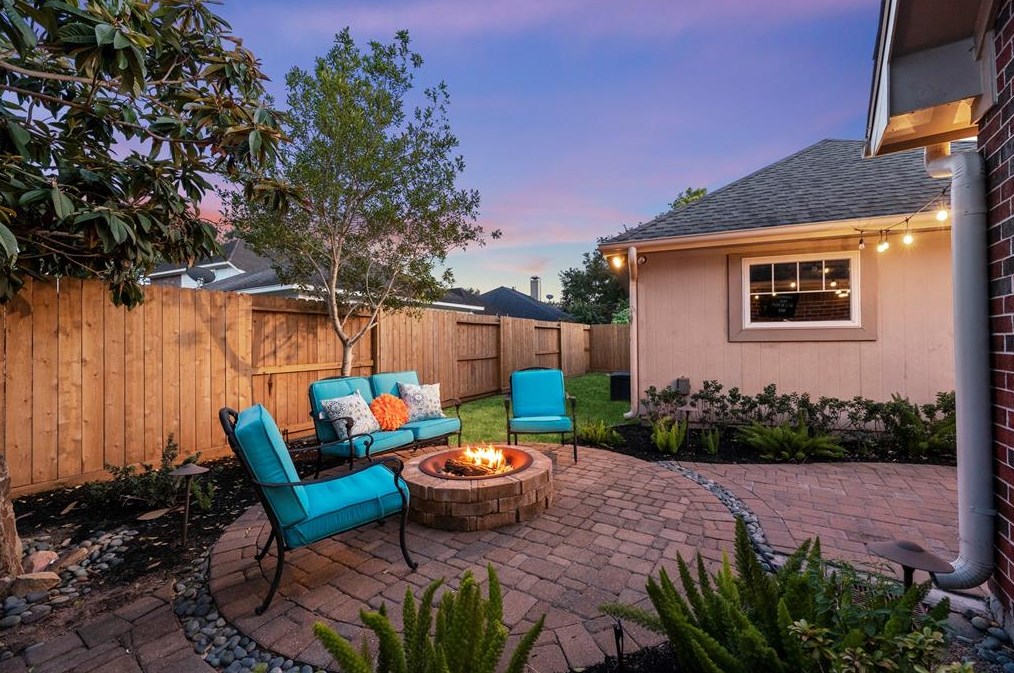 1150 Azalea Bnd, Sugar Land TX  77479-0061 exterior