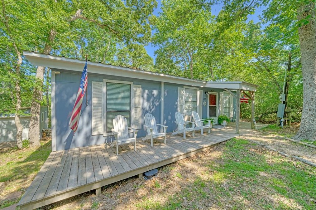 9927 C Hoppess Rd, Ridge, TX 77856