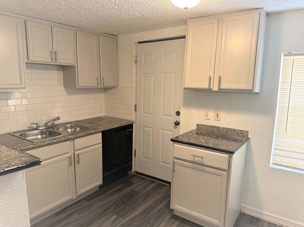 3214 Hutchins St #3, Houston, TX 77004