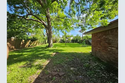 111 Carnation Street, Lake Jackson, TX 77566 - Photo 20