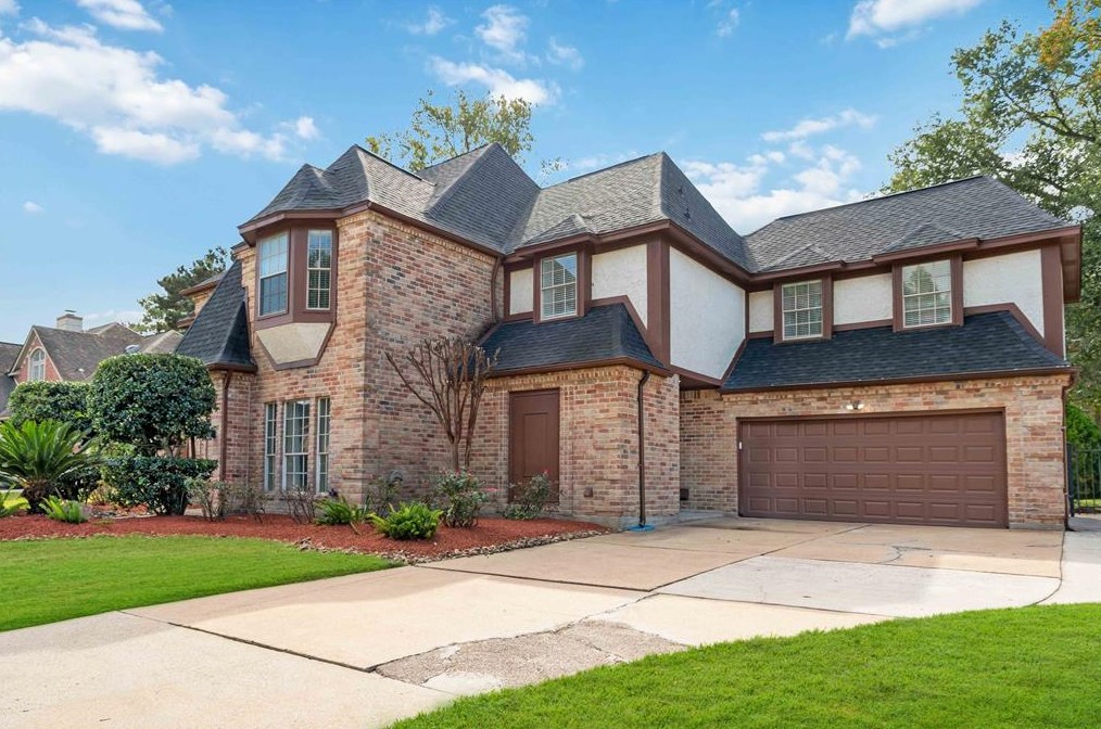 17415 Sandy Cliffs Dr, Houston, TX 77090-2063