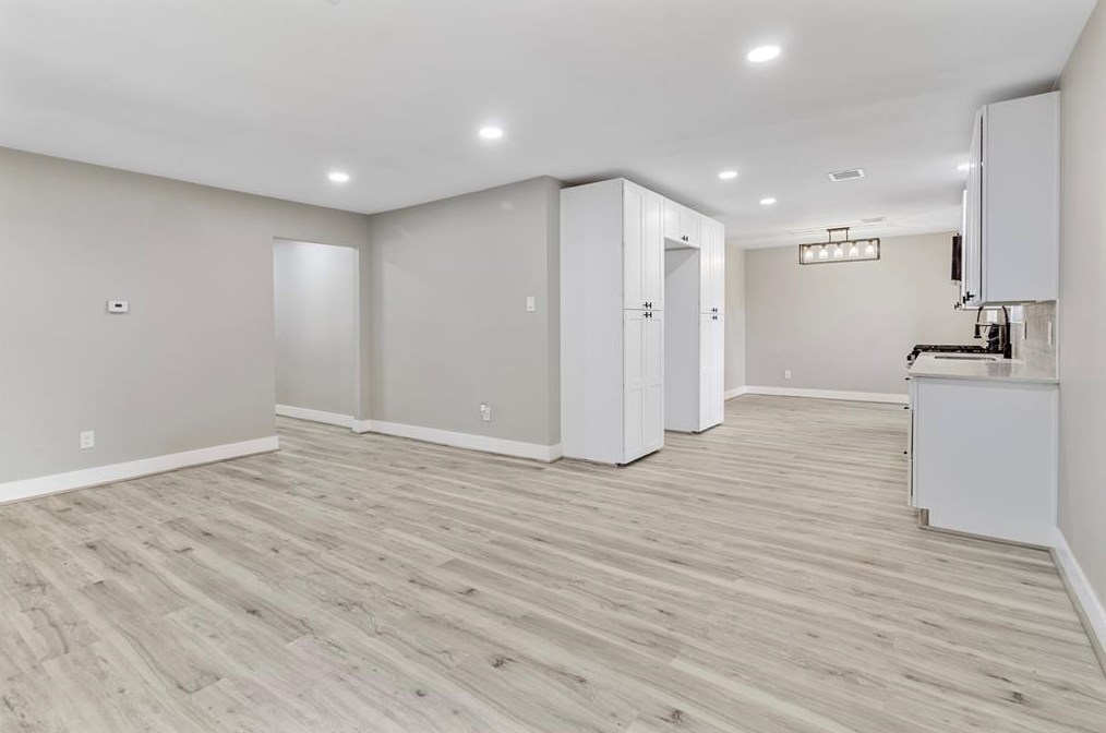 8319 Springtime Ln, Houston TX  77075-4741 exterior