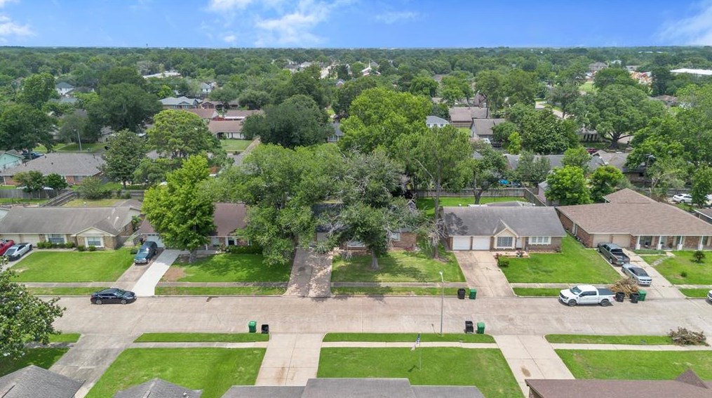 8319 Springtime Ln, Houston TX  77075-4741 exterior