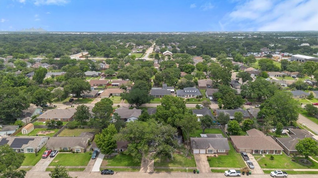 8319 Springtime Ln, Houston TX  77075-4741 exterior