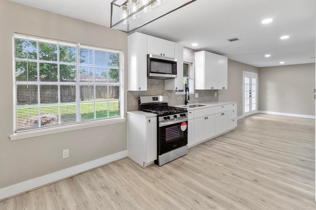 8319 Springtime Ln, Houston TX  77075-4741 exterior