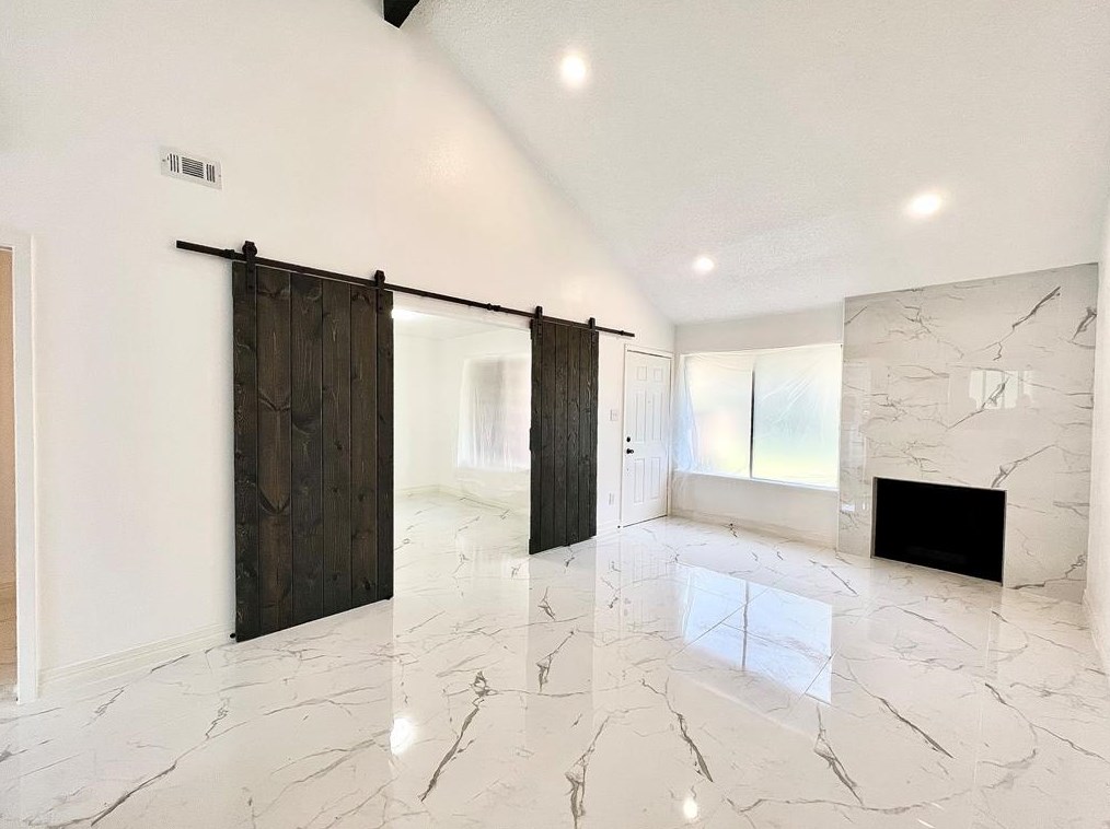 8522 Dairy View Ln, Houston, TX 77072-3934