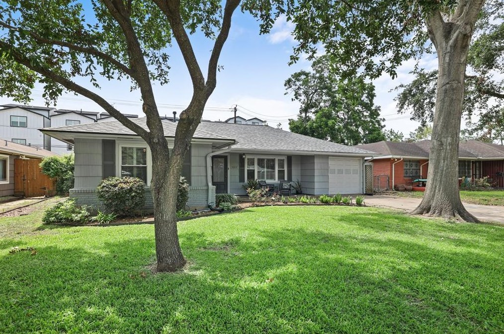 1027 Shirkmere Rd, Houston, TX 77008-6352
