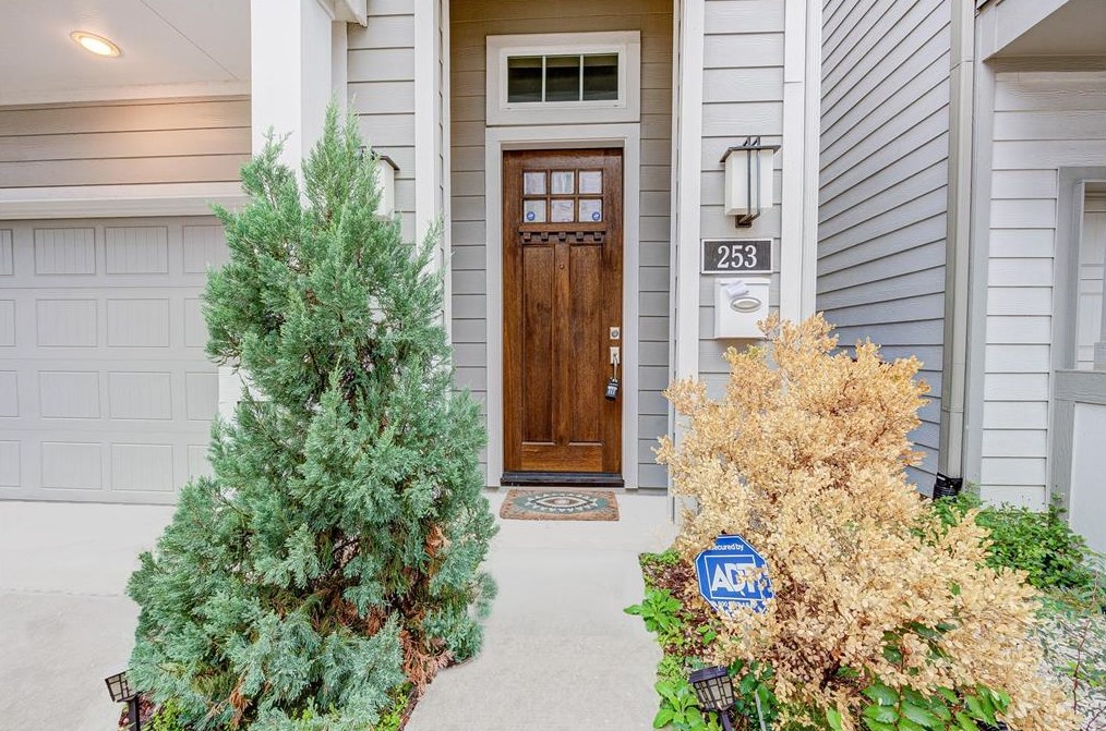253 W 27th St, Houston, TX 77008