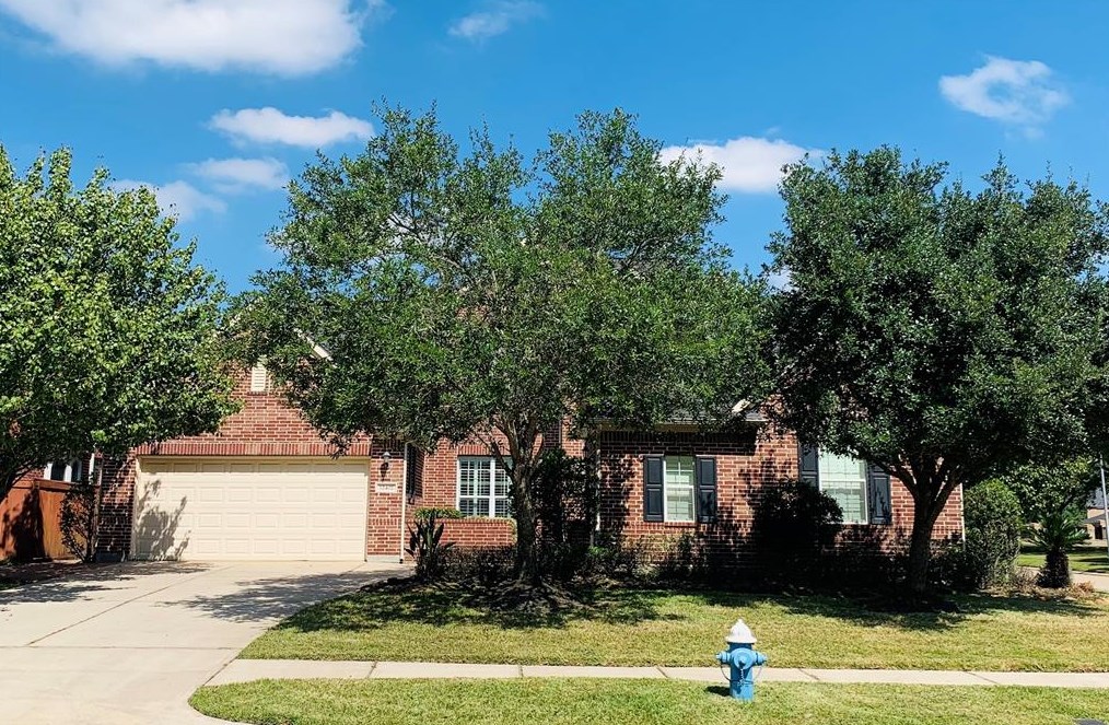 12402 Santiago Cove Ln, Houston, TX 77041-6039