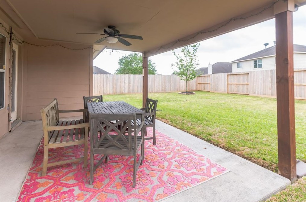 6818 Springfield Garden Ln, Spring TX  77379-4199 exterior