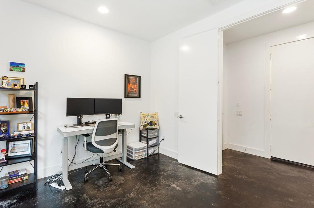2366 Commerce St, Houston TX  77003-1537 exterior