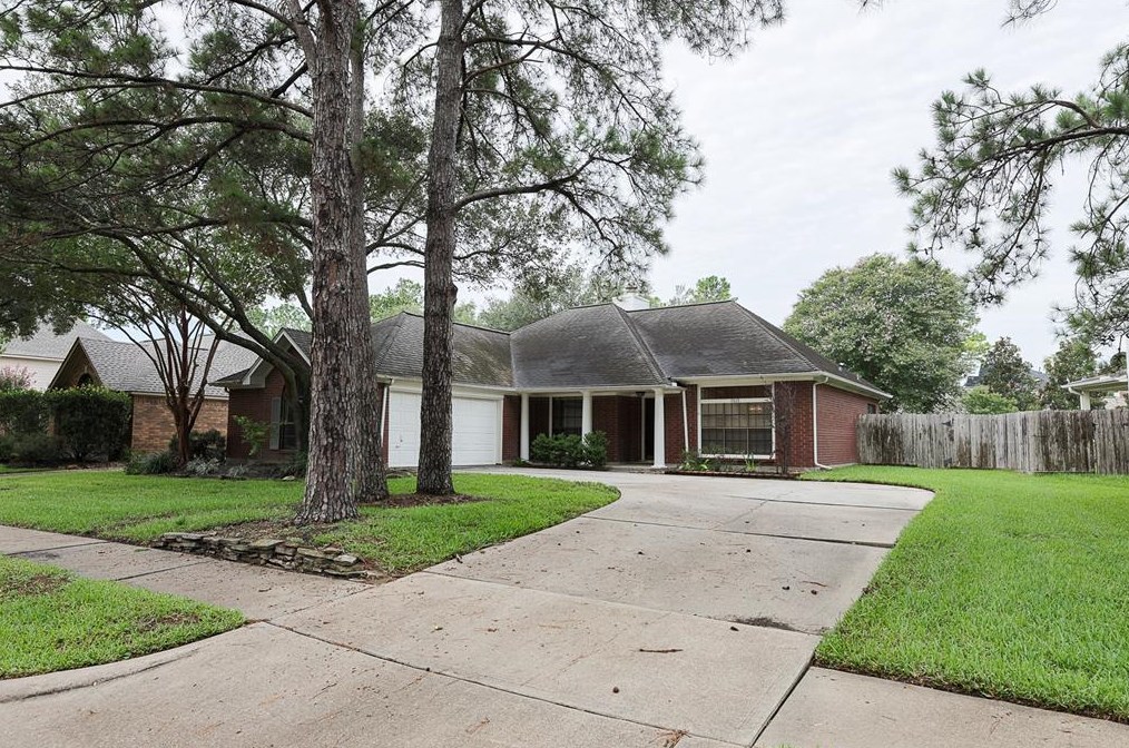 7615 Clover Canyon Cir, Houston, TX 77095-4035