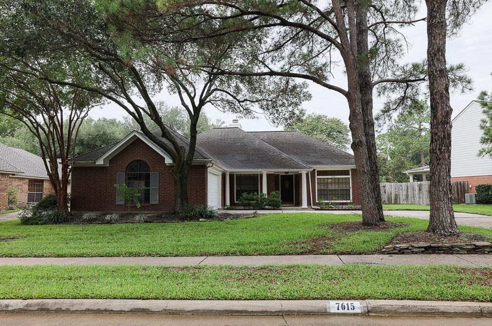 7615 Clover Canyon Cir, Houston TX  77095-4035 exterior