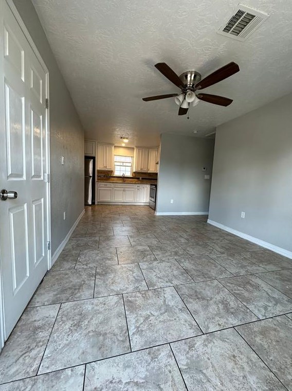 1003 Melbourne St #2, Houston, TX 77022