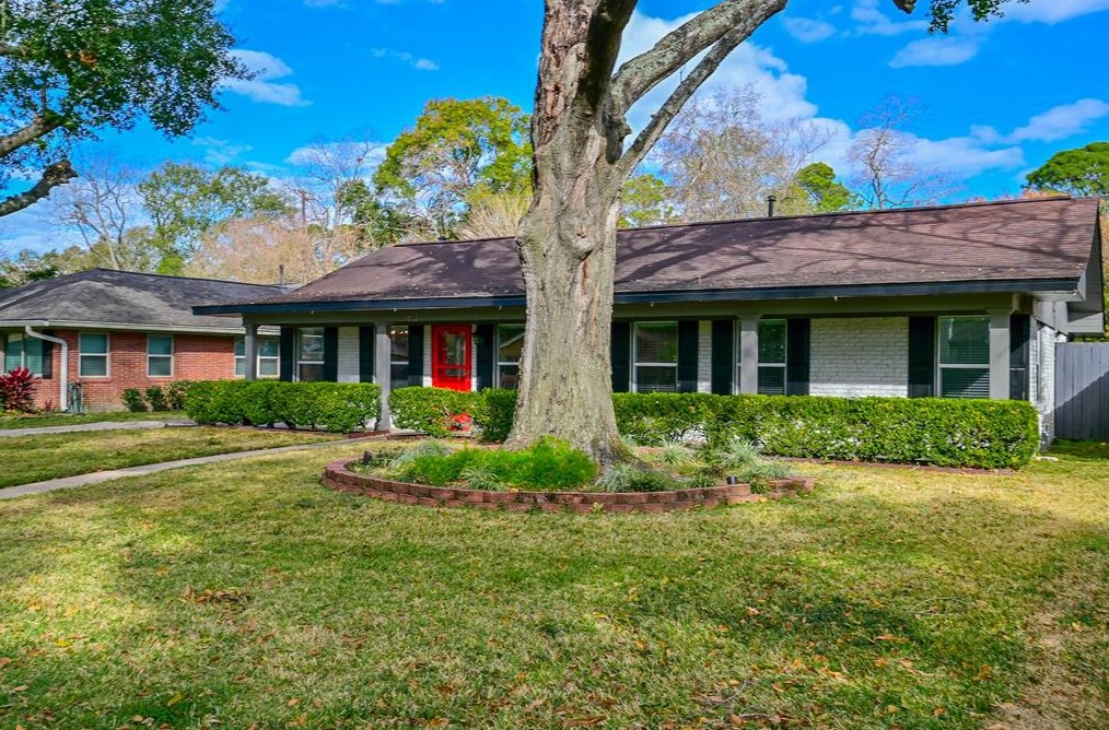 9822 Larston St, Houston, TX 77055