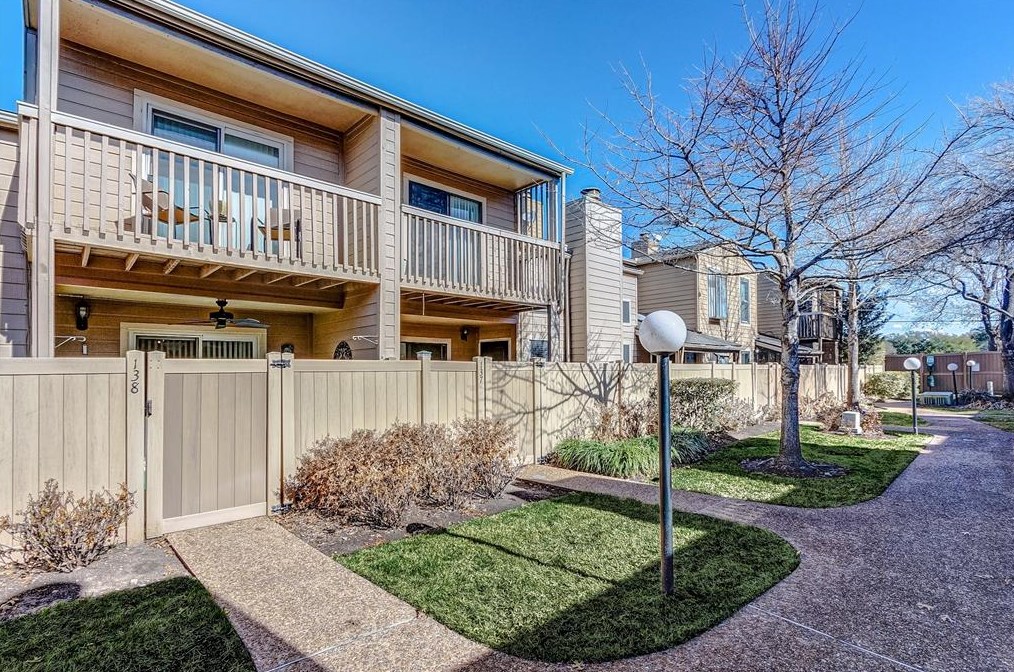 2379 Briarwest Blvd Apt 137, Houston, TX 77077