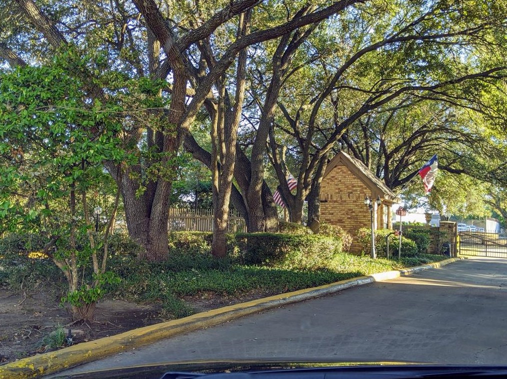 2425 Holly Hall St, Houston TX  77054-3968 exterior