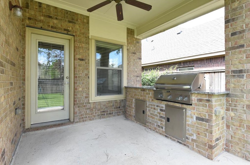 118 Lasting Spring Cir, Spring TX  77389-4308 exterior