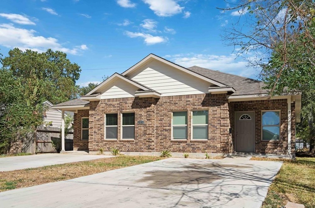 5105 Southwind St #a, Houston, TX 77033