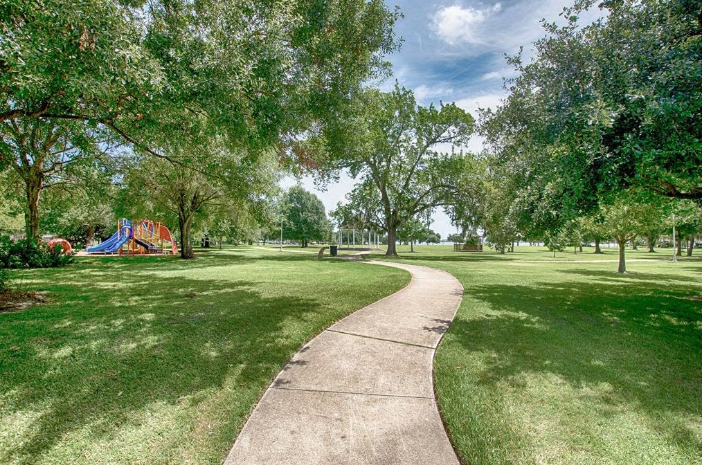 18503 Kingstown Ct, Houston TX  77058-4211 exterior